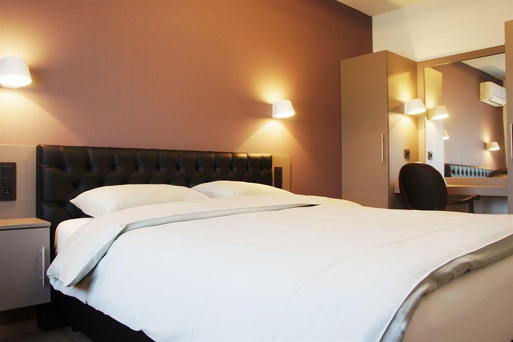 Belrom Hotel Sint-Truiden Zewnętrze zdjęcie