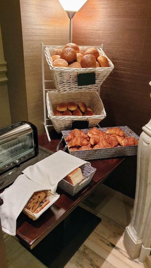 Belrom Hotel Sint-Truiden Zewnętrze zdjęcie